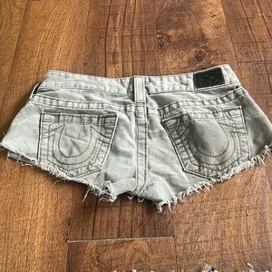 True Religion cut off camo shorts – size 25